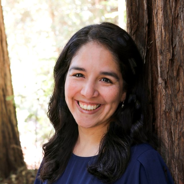 Karla Valenzuela — La Profe Karla